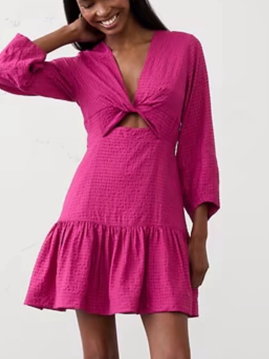 Banana Republic Dresses & Skirts - Banana Republic Textured Magenta Dress NWT
